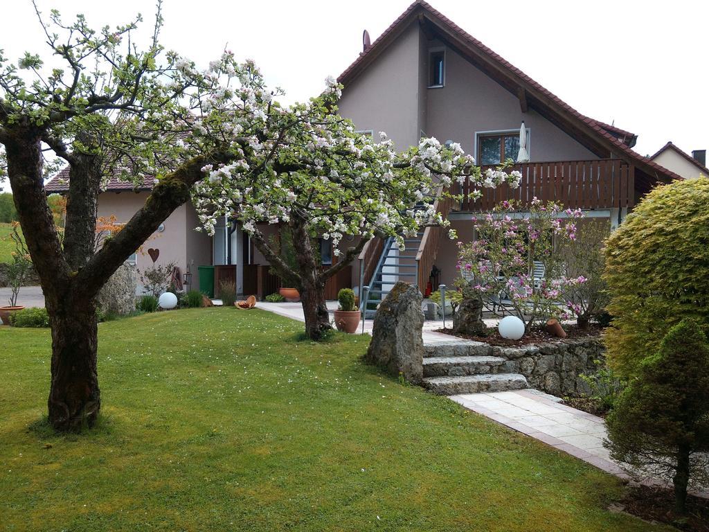 Pension Am Wald Goessweinstein Buitenkant foto